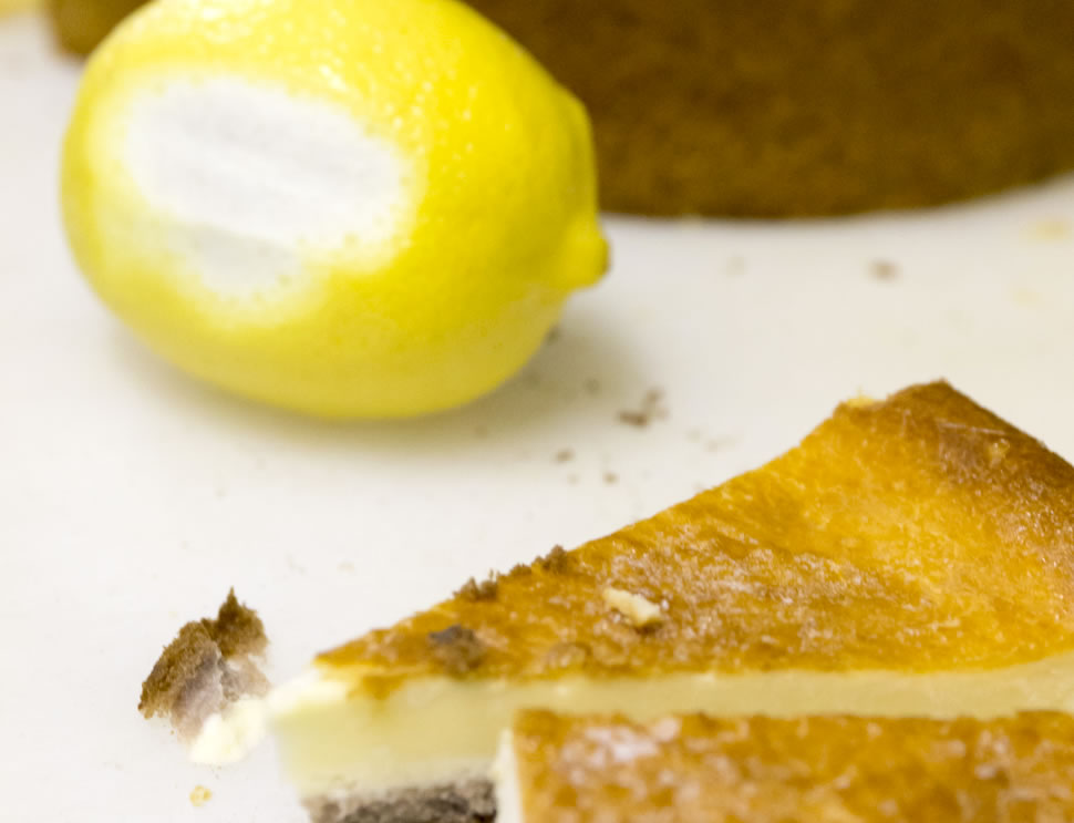 レモンの皮を使用したチーズケーキ